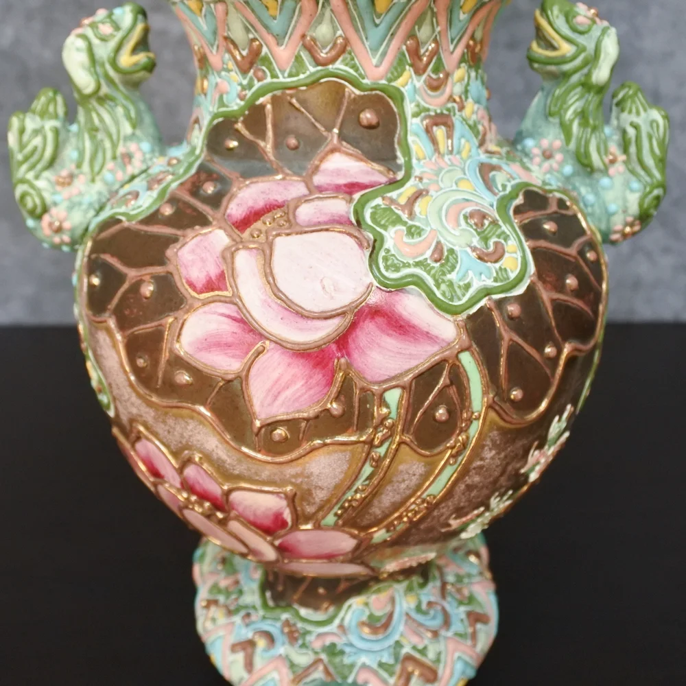 Antique Japanese Satsuma Moriage Foo Dog Floral Vase Urn - Picture 9 of 14
